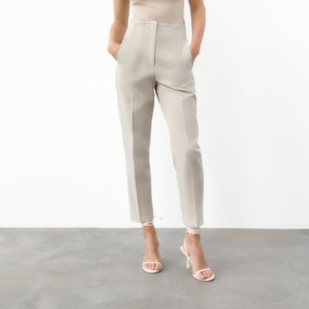 Zara high waisted pleated beige pants XS